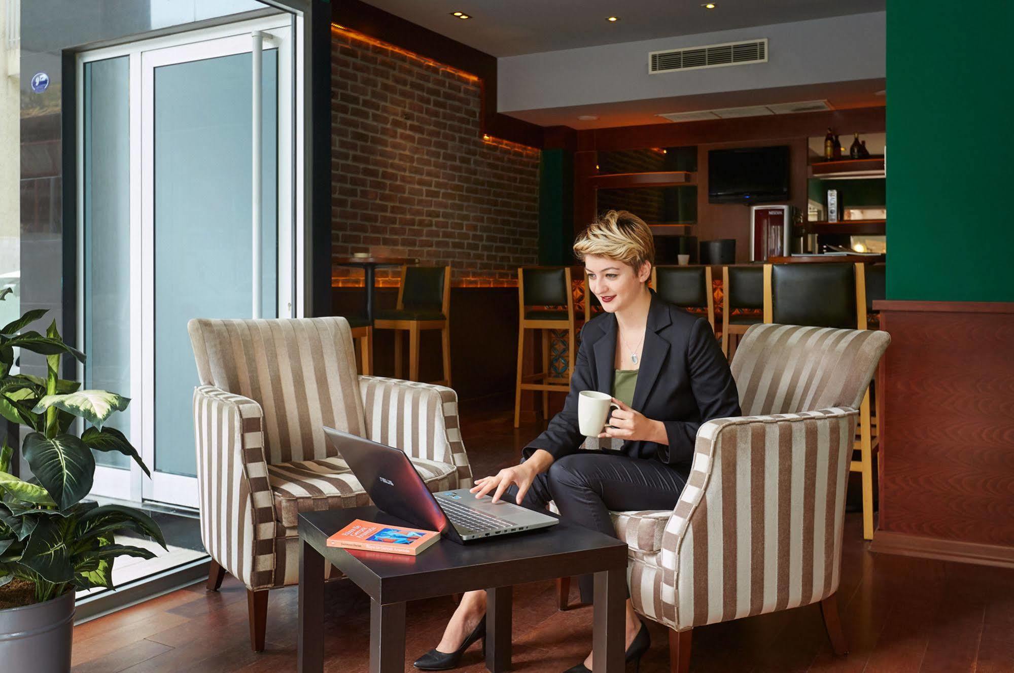 Kordon Hotel Alsancak อิซมีร์ ภายนอก รูปภาพ